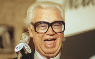 Illustration for article titled When Harry Caray Was A Rebel With A Microphone